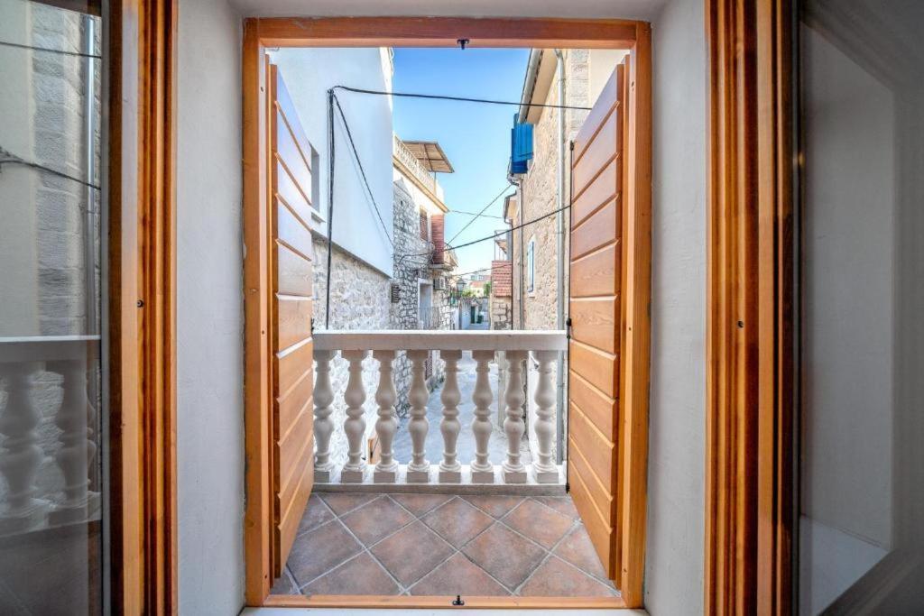 Heritage Residence In Center With Pool- Apartments Vodice Exterior foto